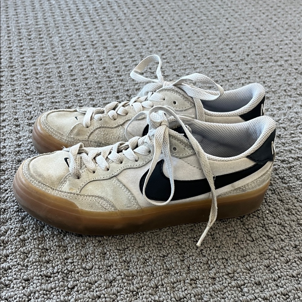 Nike SB Zoom Pogo White, Black & Gum Skate Shoes